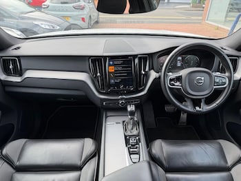 Used Volvo XC60 2019 for sale - 78796192: Photo