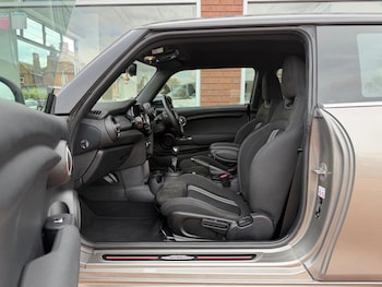 Used MINI Hatch 2019 for sale - 79075521: Photo