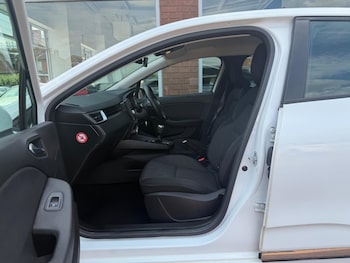 Used Renault Clio 2021 for sale - 79426453: Photo
