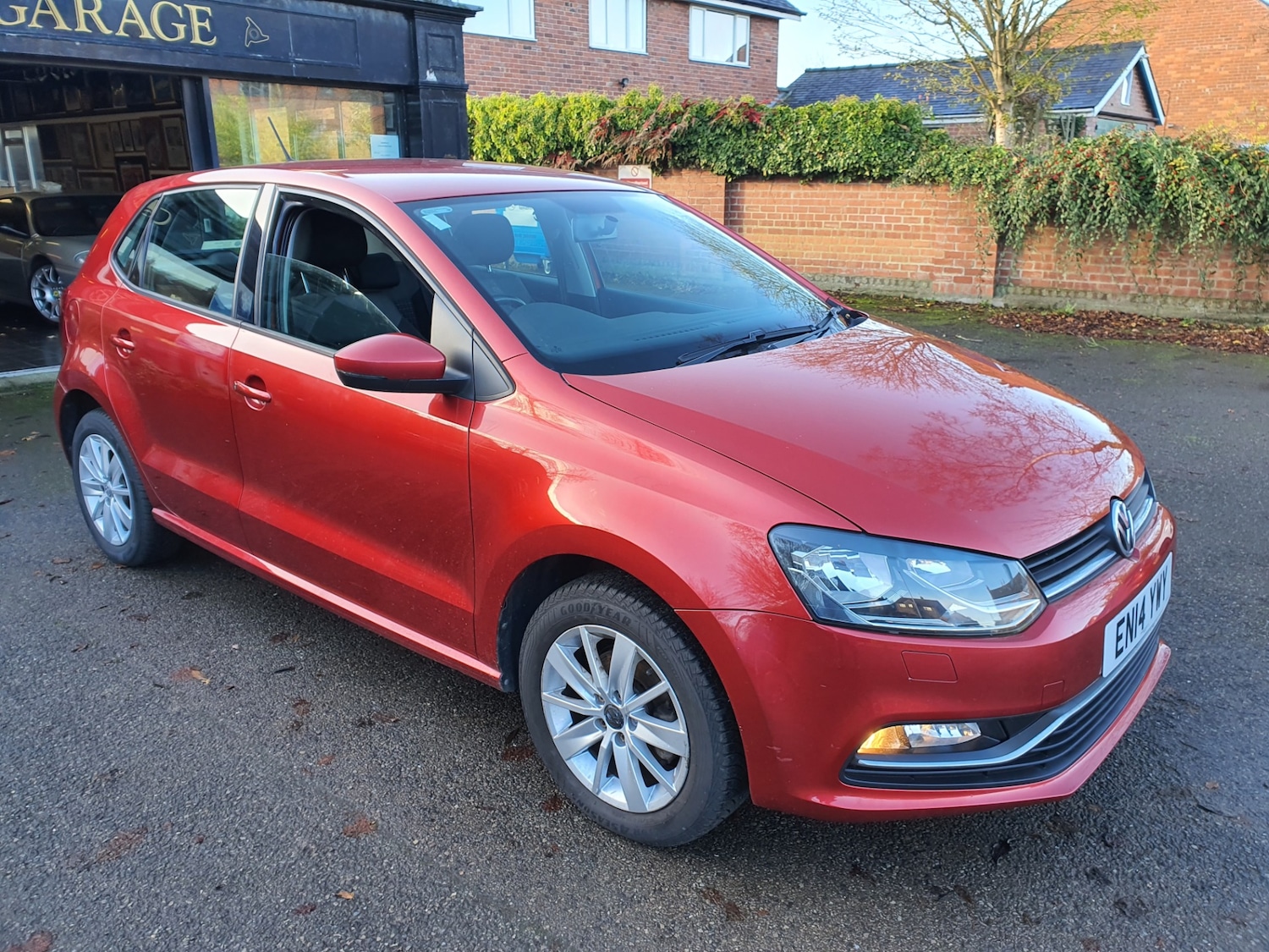 Used Volkswagen Polo 2014 for sale - 76693144: Photo 1