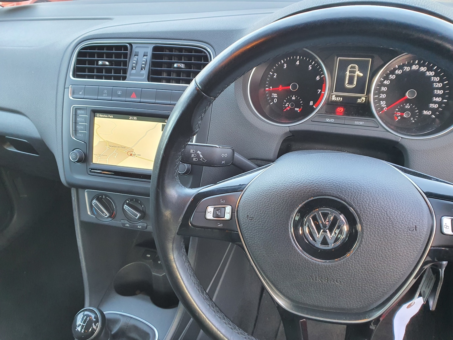 Used Volkswagen Polo 2014 for sale - 76693144: Photo 5