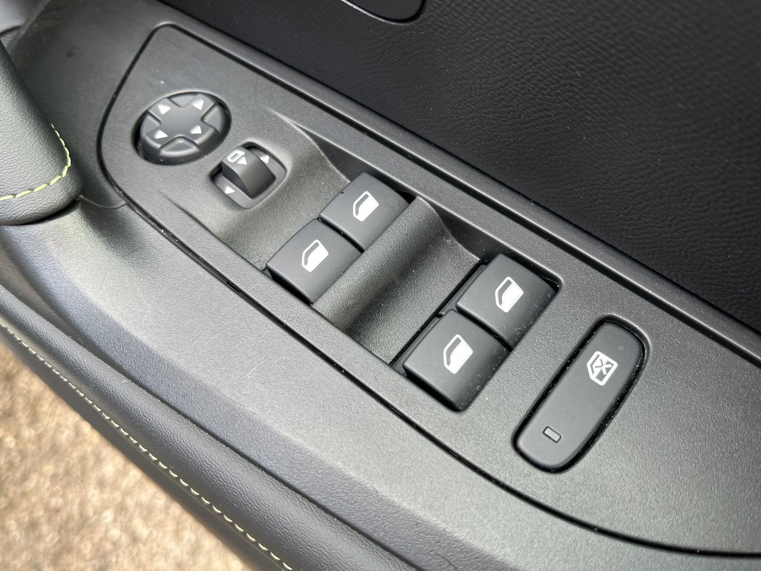 Used Peugeot 2008 2022 for sale - 76306456: Photo 25