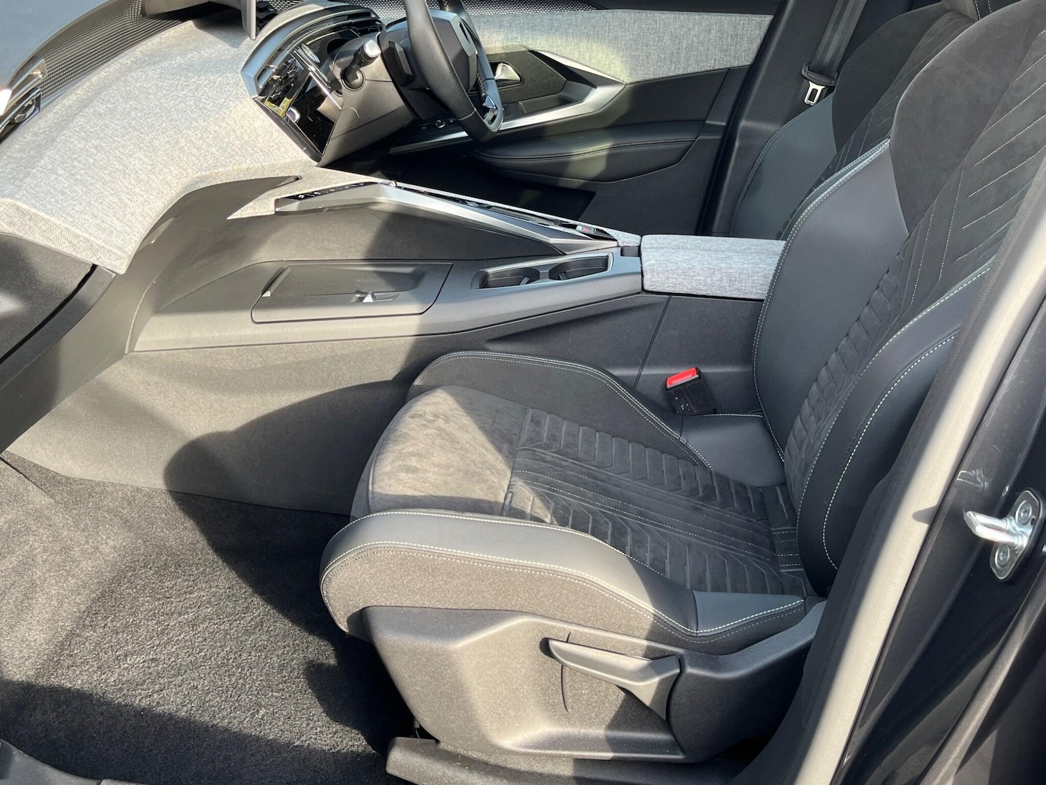 Used Peugeot 3008 2024 for sale - 76424310: Photo 55