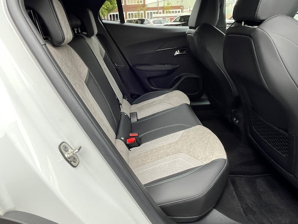 Used Peugeot E-2008 2021 for sale - 76306882: Photo 19