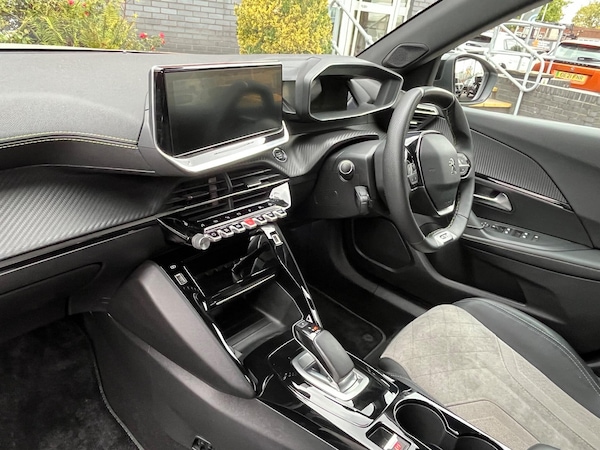 Used Peugeot E-2008 2021 for sale - 76306882: Photo 3