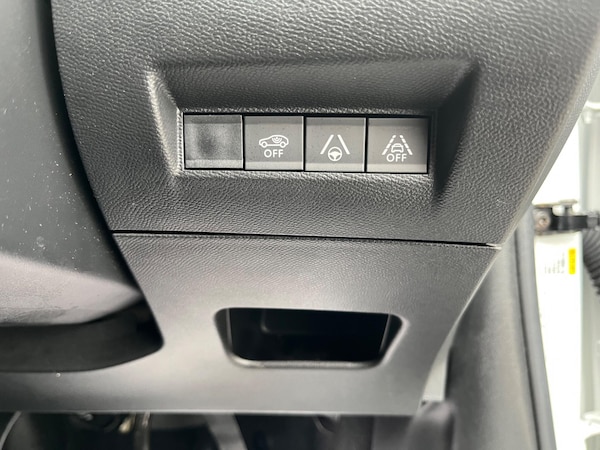 Used Peugeot E-2008 2021 for sale - 76306882: Photo 54