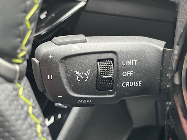 Used Peugeot E-2008 2021 for sale - 76306882: Photo 56