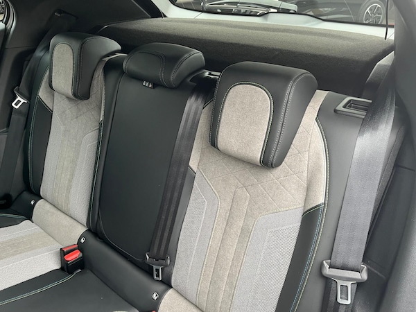 Used Peugeot E-2008 2021 for sale - 76306882: Photo 8