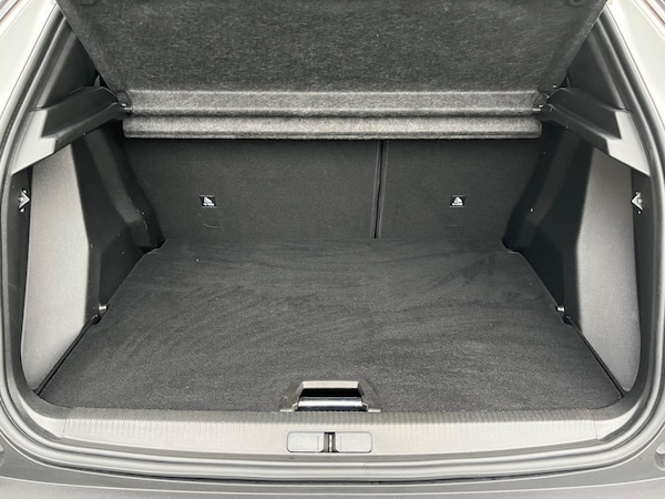 Used Peugeot E-2008 2021 for sale - 76306882: Photo 9