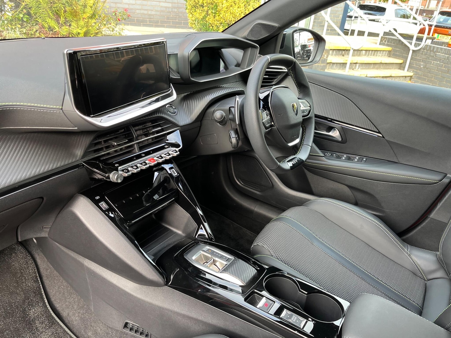 Used Peugeot 208 2024 for sale - 76388369: Photo 3