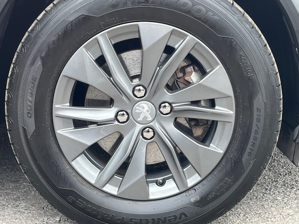 Used Peugeot E-2008 2021 for sale - 76260005: Photo 31
