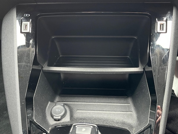 Used Peugeot E-2008 2021 for sale - 76260005: Photo 35