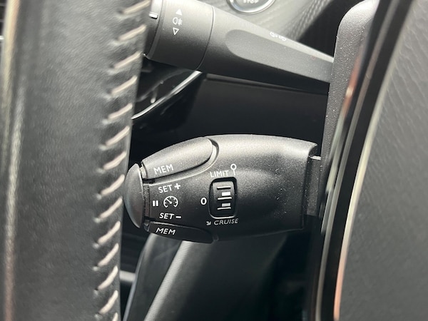 Used Peugeot E-2008 2021 for sale - 76260005: Photo 54
