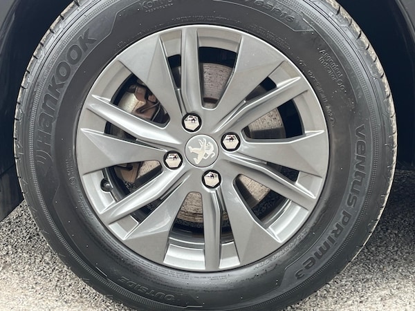 Used Peugeot E-2008 2021 for sale - 76260005: Photo 5