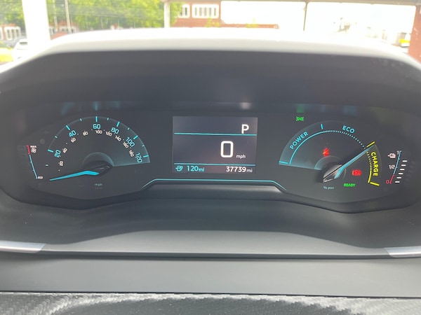 Used Peugeot E-2008 2021 for sale - 76260005: Photo 69