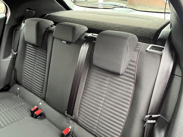 Used Peugeot E-2008 2021 for sale - 76260005: Photo 8