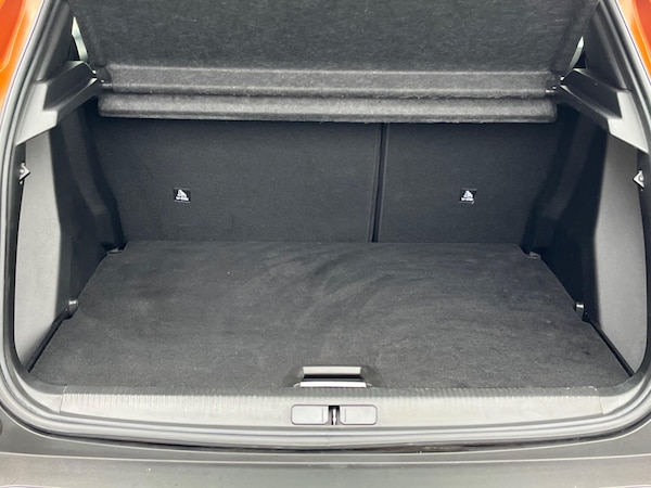 Used Peugeot E-2008 2021 for sale - 76260005: Photo 9