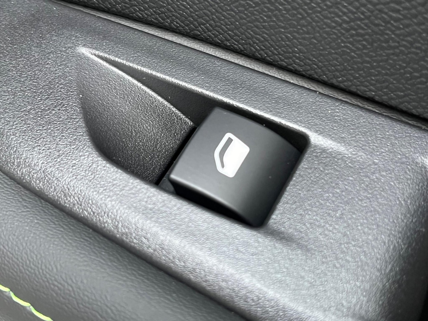 Used Peugeot E-208 2025 for sale - 76619689: Photo 31