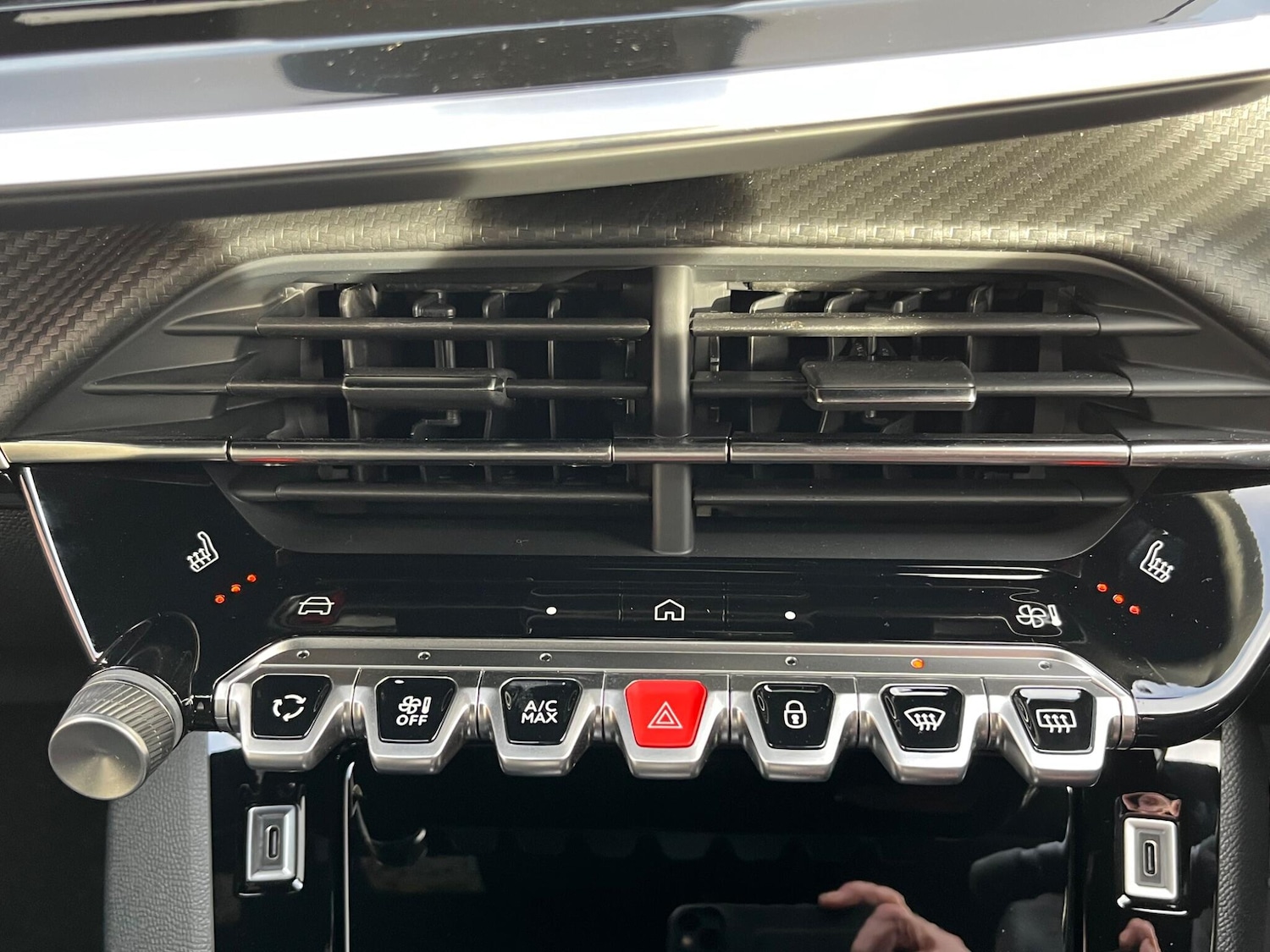 Used Peugeot E-208 2025 for sale - 76619689: Photo 41