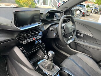 Used Peugeot 2008 2022 for sale - 76188673: Photo