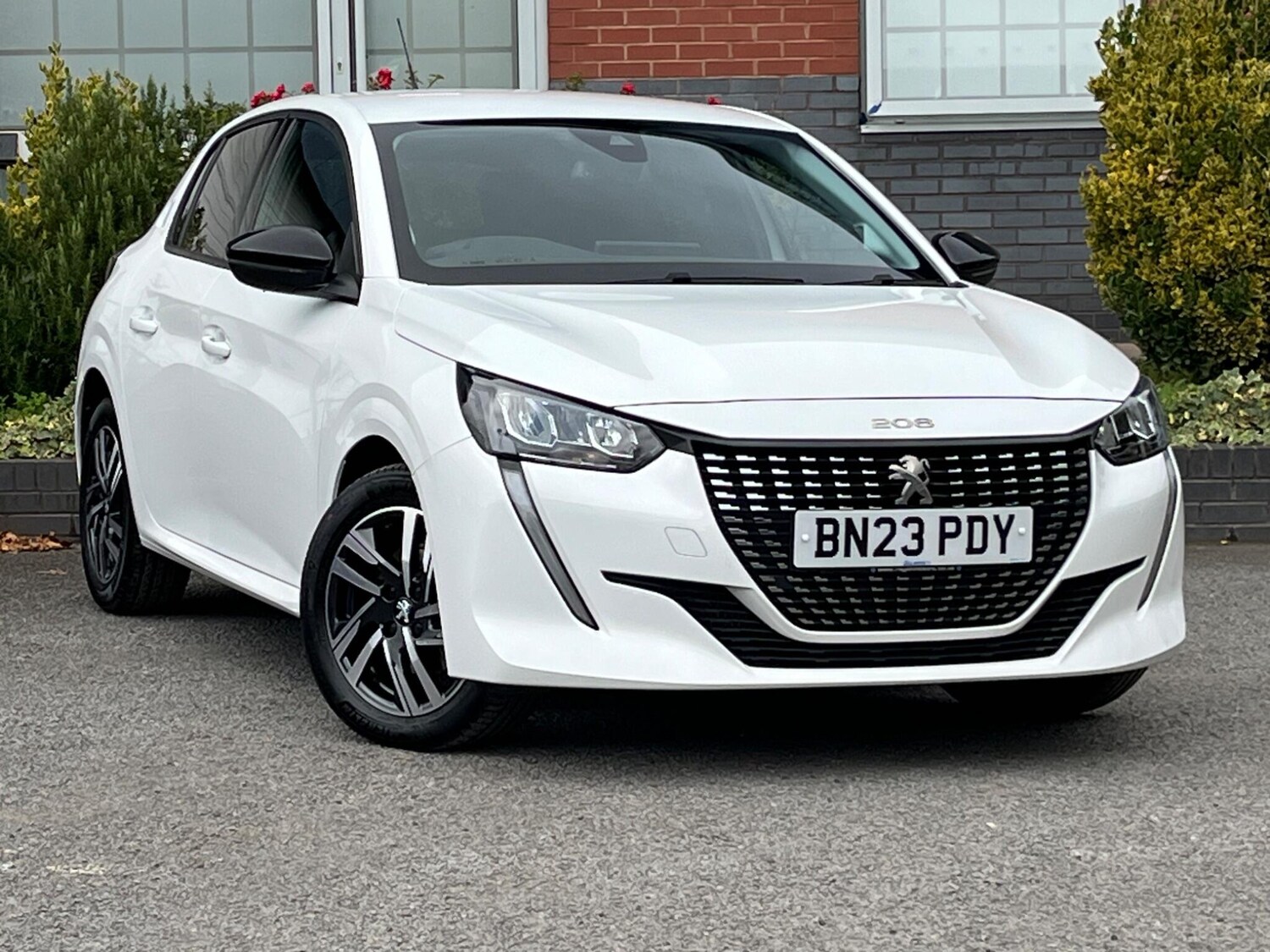 Used Peugeot 208 2023 for sale - 76389244: Photo 2