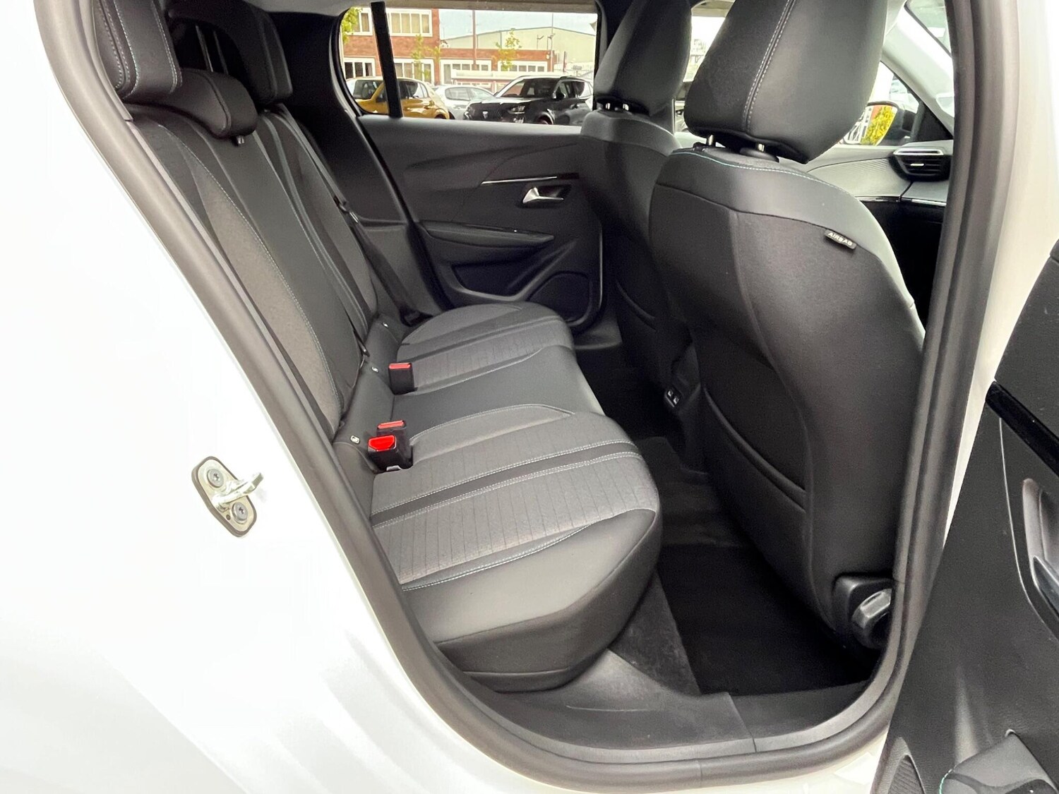 Used Peugeot 208 2023 for sale - 76389244: Photo 24