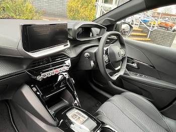 Used Peugeot E-208 2025 for sale - 76512358: Photo