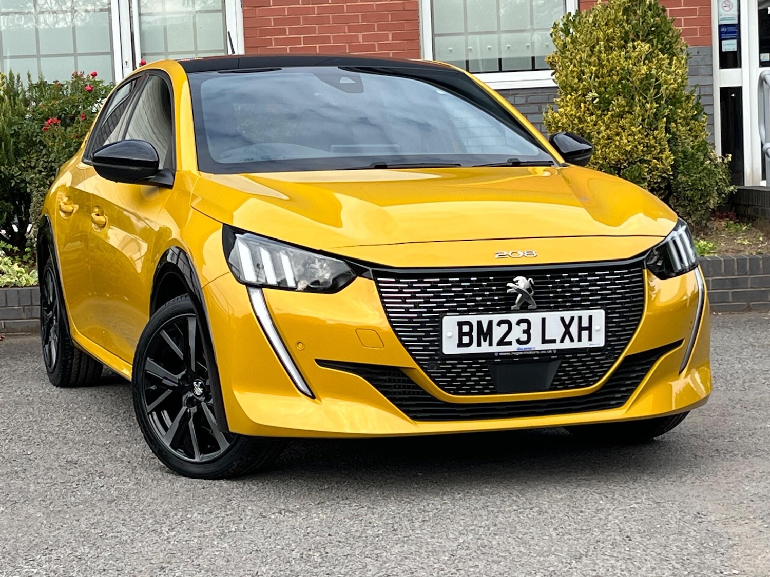 Used Peugeot 208 2023 for sale - 76188799: Photo 2