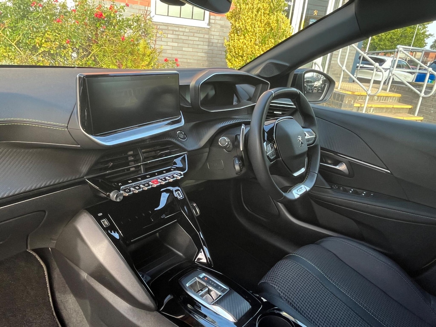 Used Peugeot 208 2023 for sale - 76188799: Photo 5