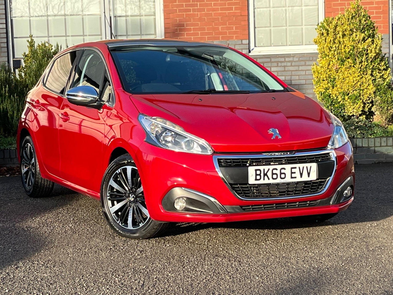 Used Peugeot 208 2016 for sale - 76572867: Photo 2
