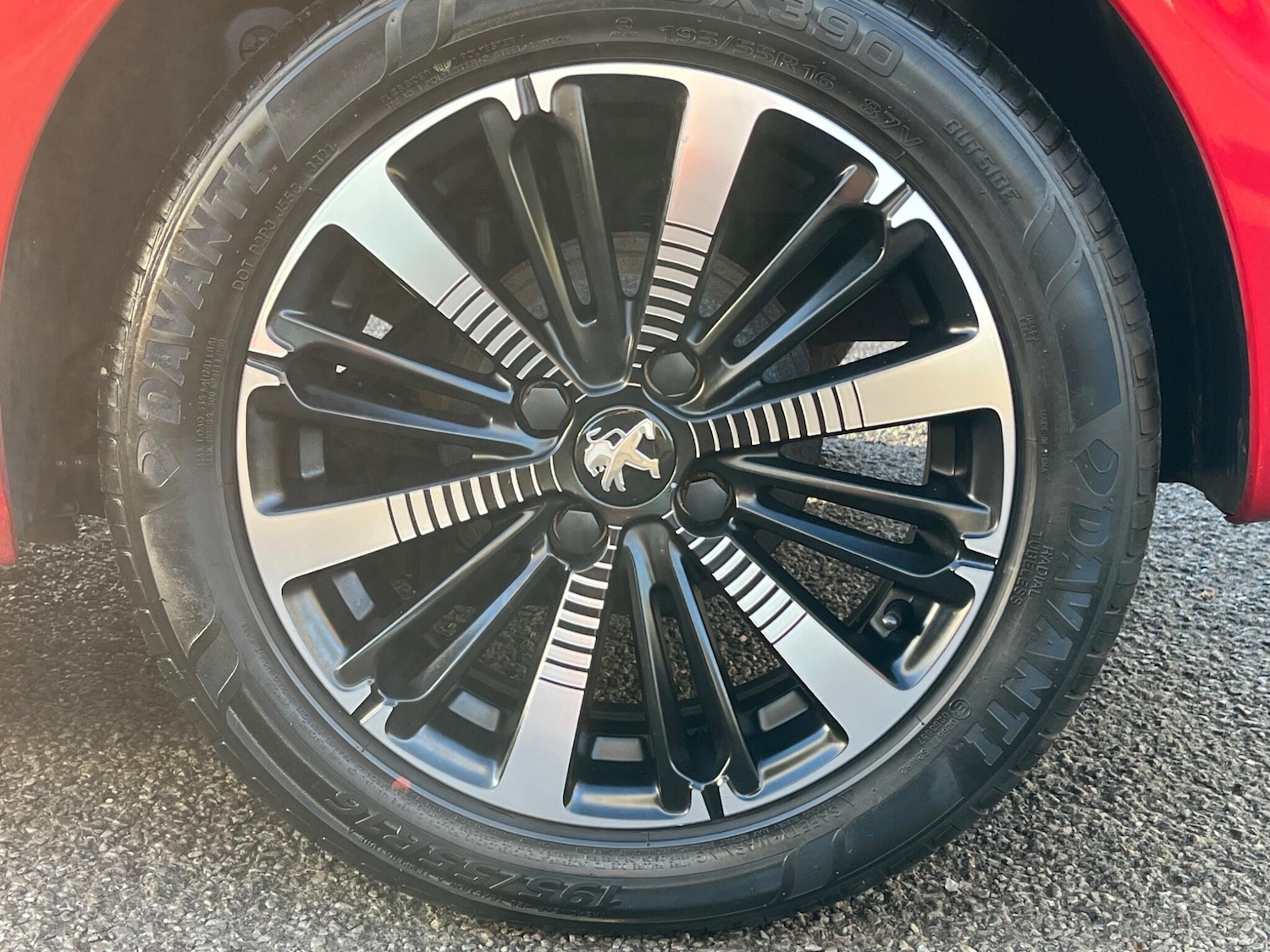 Used Peugeot 208 2016 for sale - 76572867: Photo 37