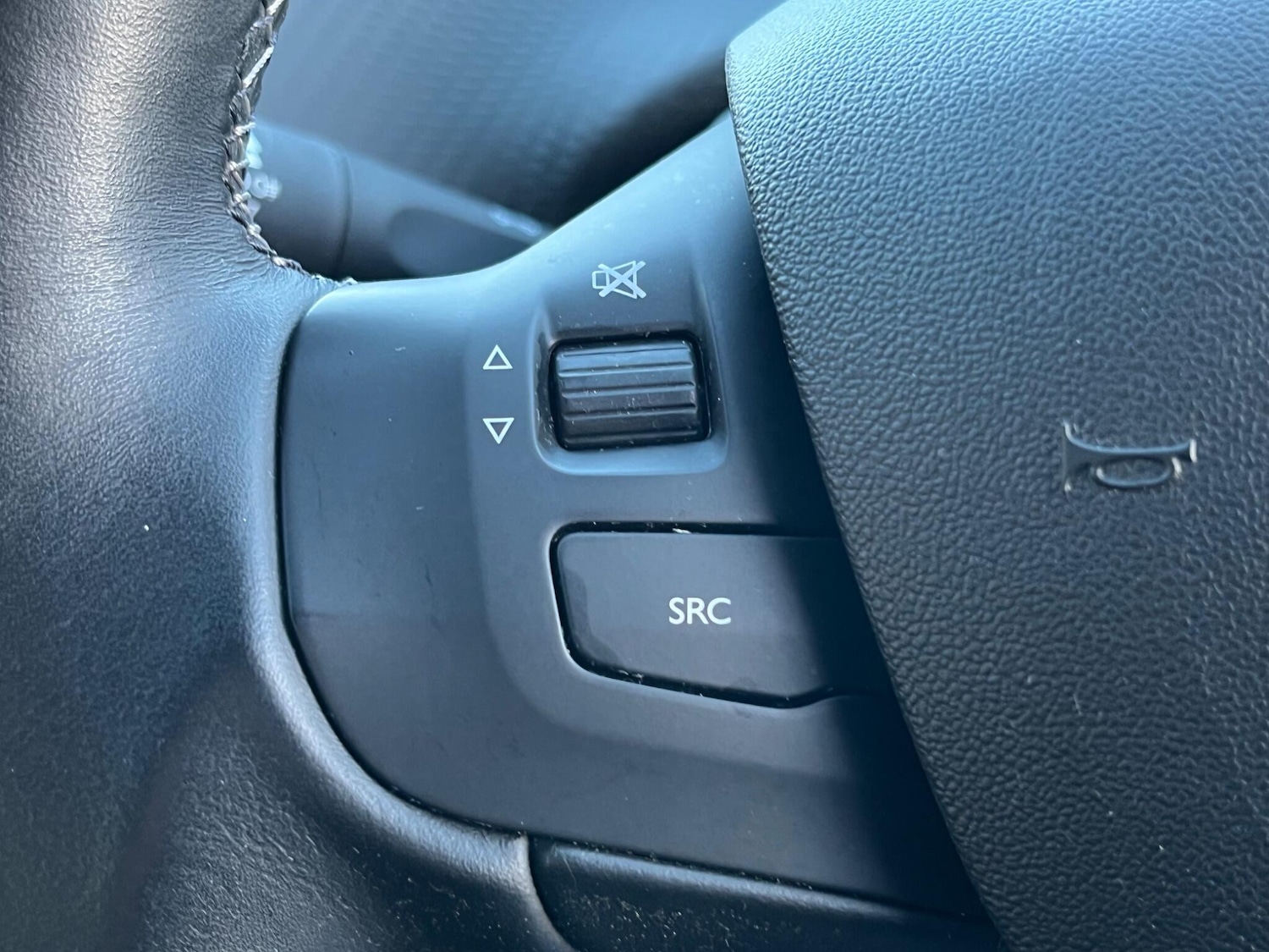 Used Peugeot 208 2016 for sale - 76572867: Photo 38