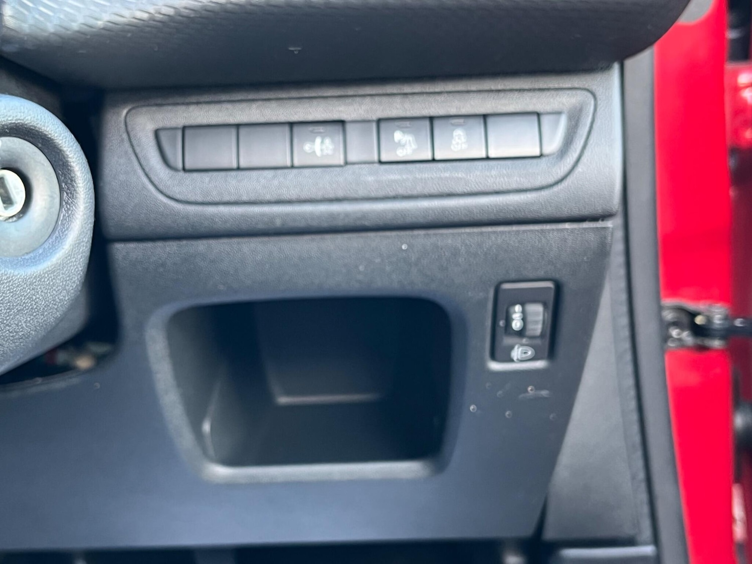 Used Peugeot 208 2016 for sale - 76572867: Photo 41