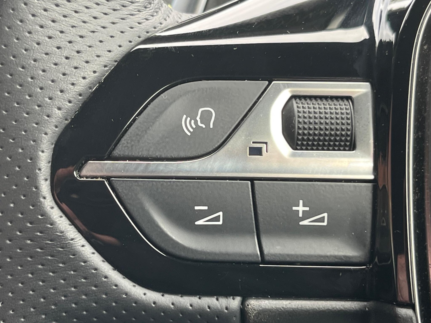 Used Peugeot 2008 2023 for sale - 76189955: Photo 53