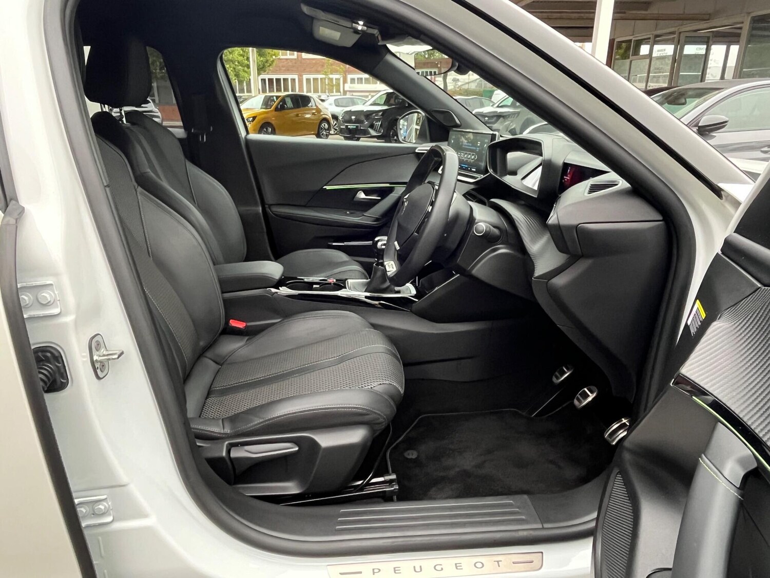 Used Peugeot 2008 2022 for sale - 76283739: Photo 13