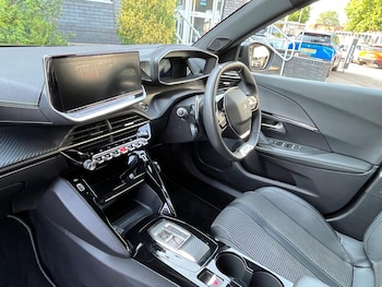 Used Peugeot 2008 2023 for sale - 76189154: Photo