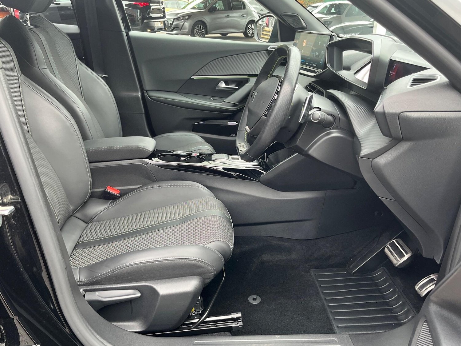 Used Peugeot 2008 2023 for sale - 76190046: Photo 13