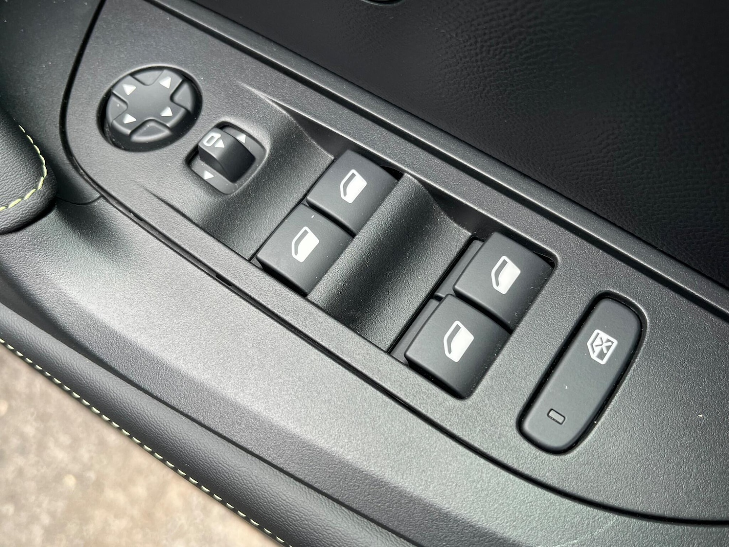 Used Peugeot 2008 2023 for sale - 76190046: Photo 25