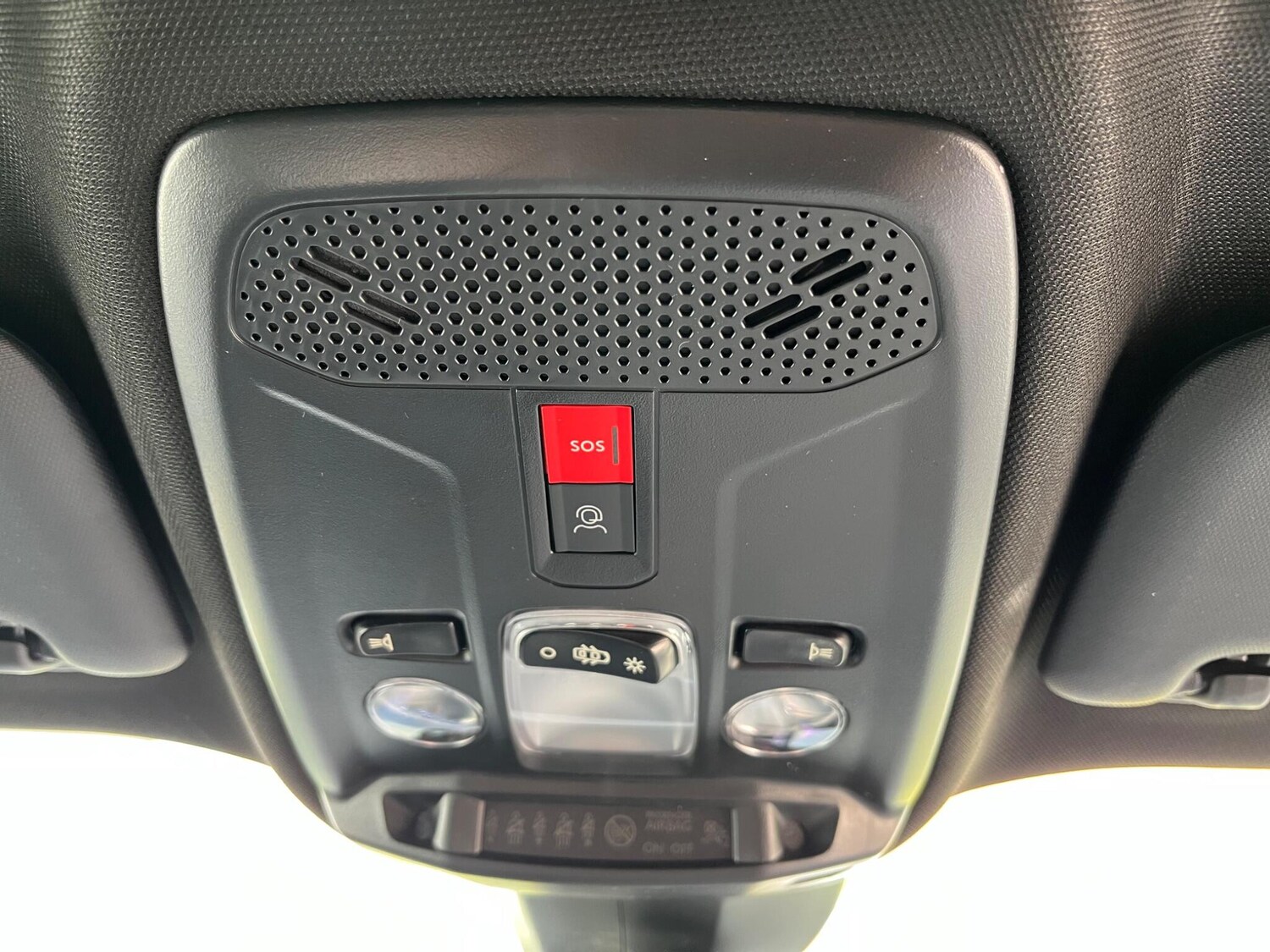 Used Peugeot 2008 2024 for sale - 76389028: Photo 50