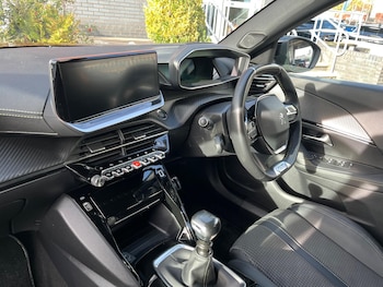 Used Peugeot 2008 2022 for sale - 76700723: Photo