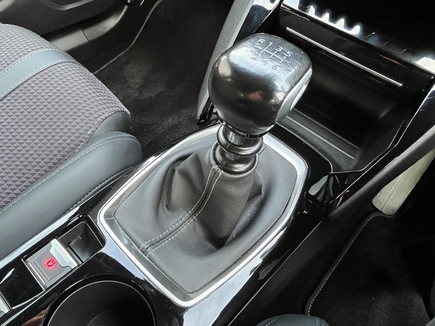 Used Peugeot 2008 2022 for sale - 76700723: Photo 42