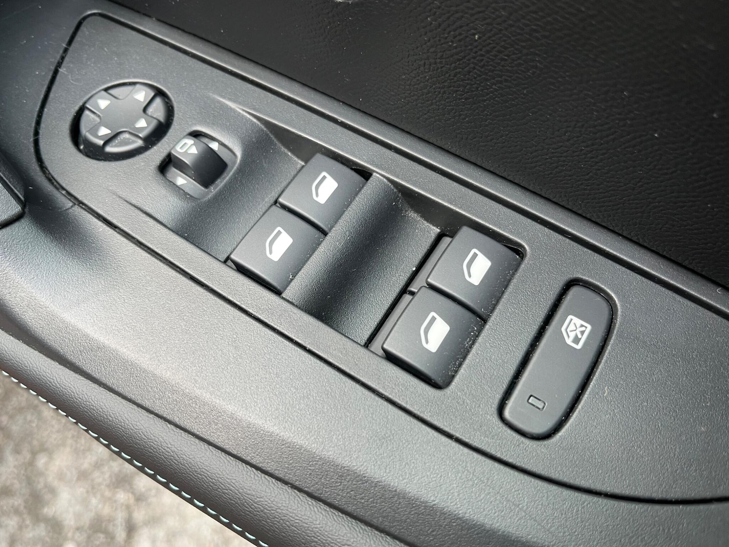 Used Peugeot 2008 2023 for sale - 76306315: Photo 28