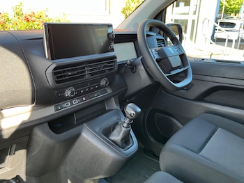 Used Peugeot Expert 2024 for sale - 76190111: Photo 3