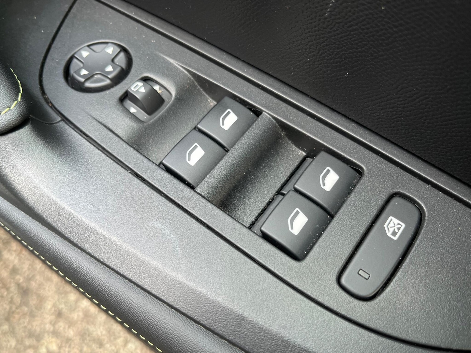 Used Peugeot 2008 2022 for sale - 76432825: Photo 31