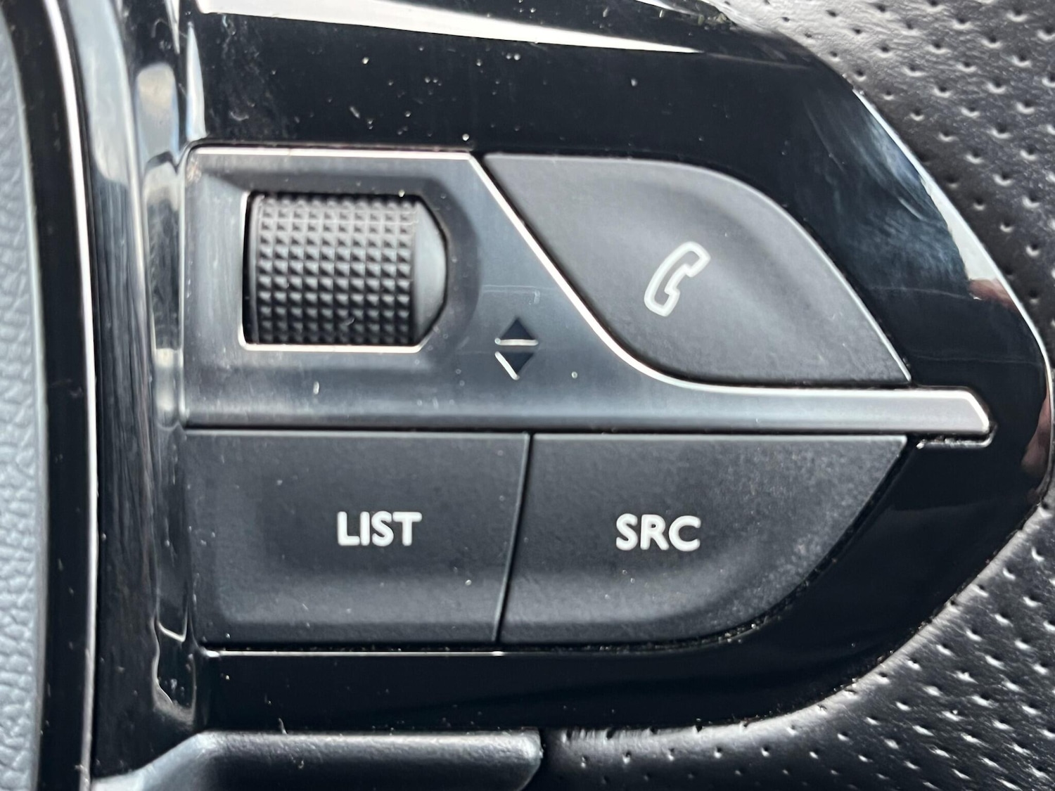 Used Peugeot 2008 2022 for sale - 76432825: Photo 60