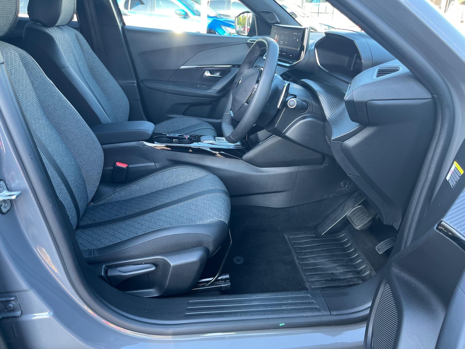 Used Peugeot 2008 2024 for sale - 76188859: Photo 13