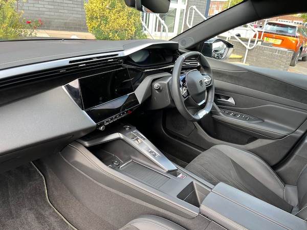 Used Peugeot 408 2024 for sale - 76306404: Photo 3