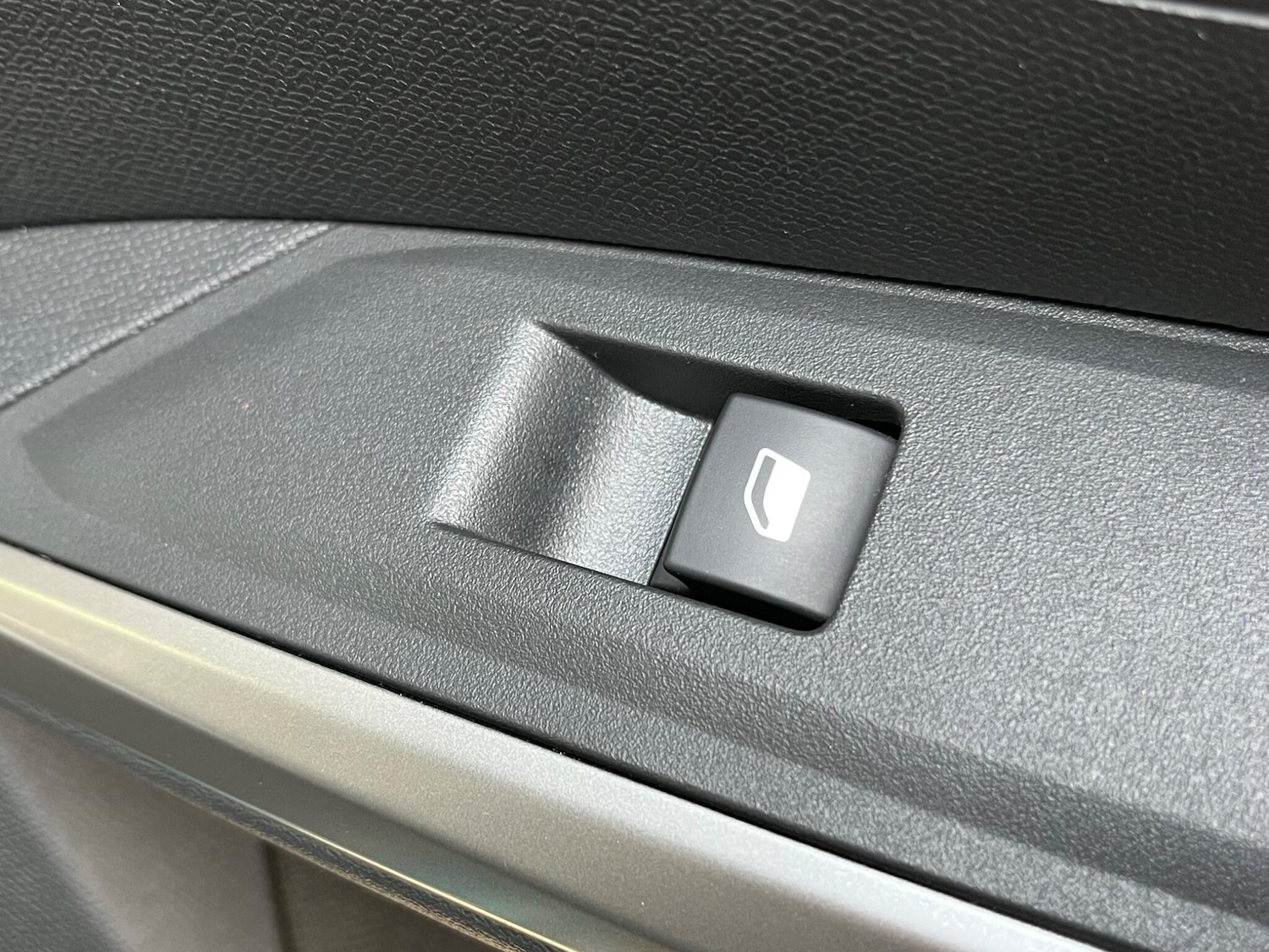 Used Peugeot 3008 2024 for sale - 76715275: Photo 30