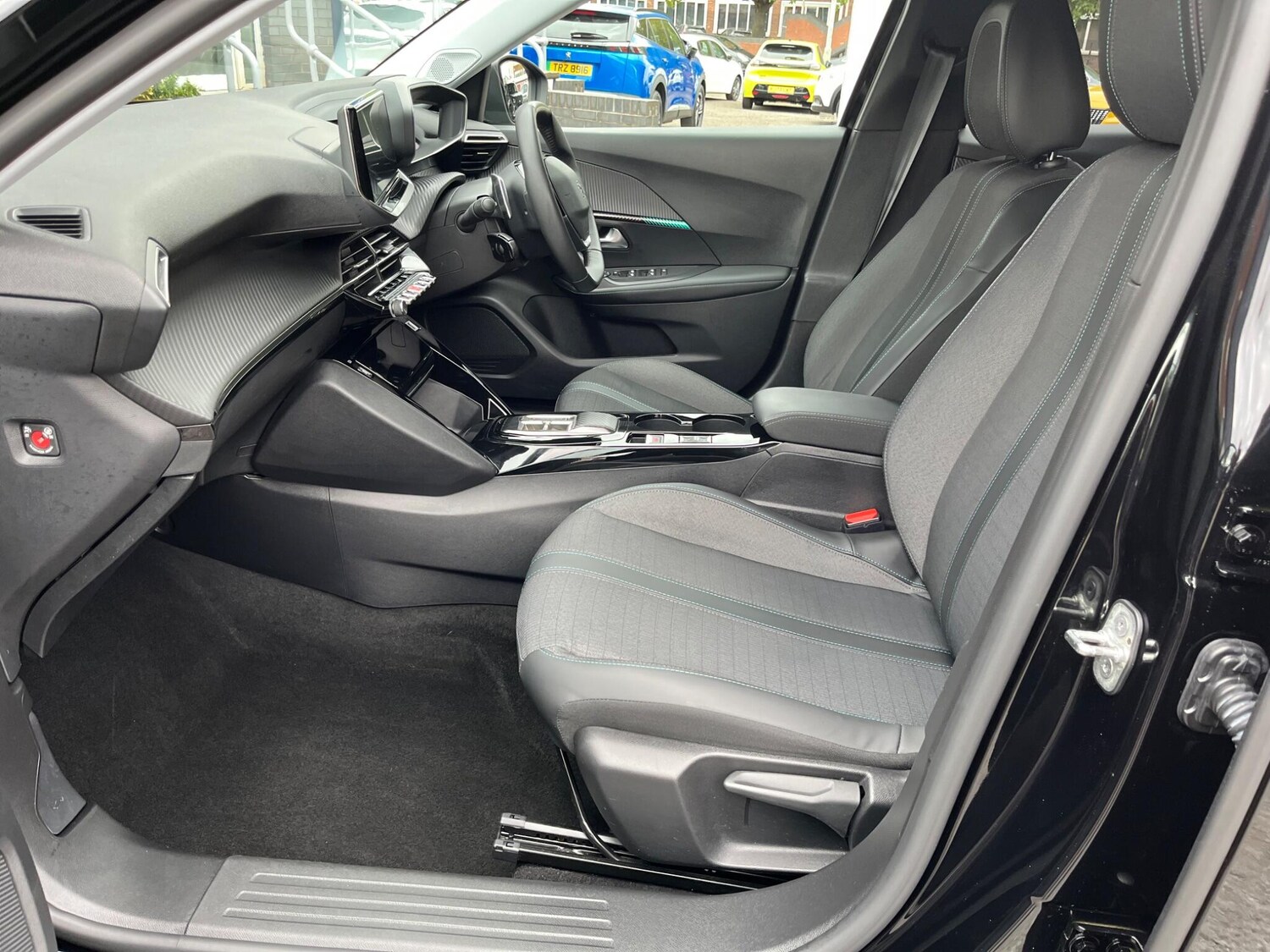 Used Peugeot 2008 2022 for sale - 76239917: Photo 64