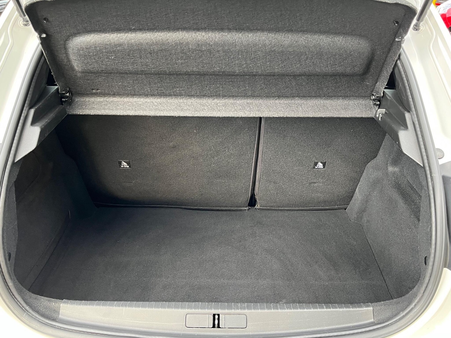 Used Peugeot E-208 2021 for sale - 76613350: Photo 10